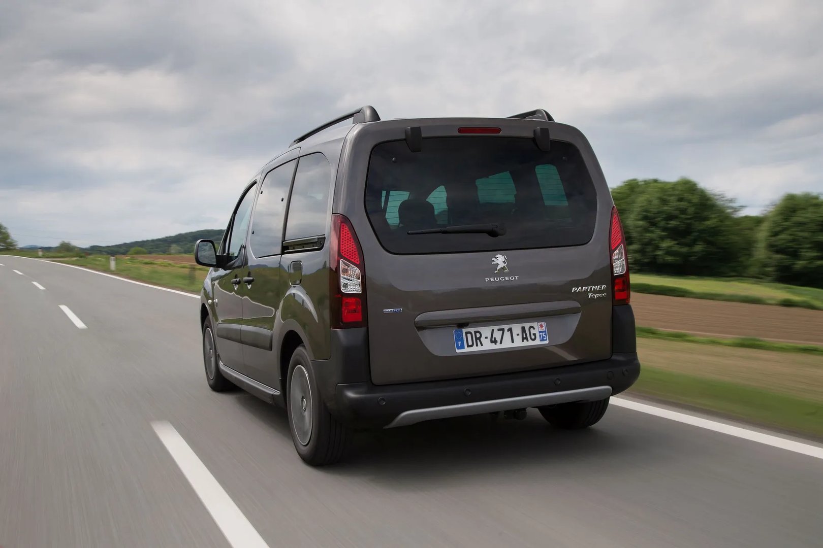 Peugeot_Partner_2_generation_restyling_2__Compact_Van__6.jpg