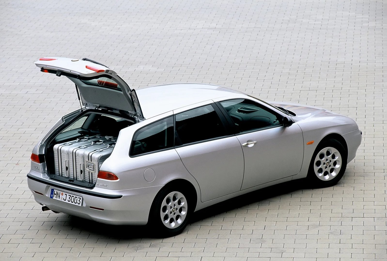 Alfa Romeo_156_1_generation__Estate_5-door__5.jpg