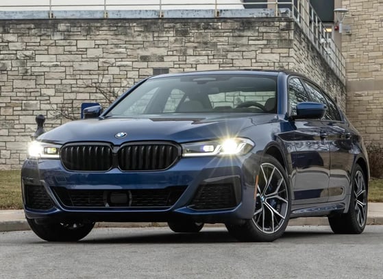 BMW_5_series_7_generation_restyling__Sedan__5.jpg
