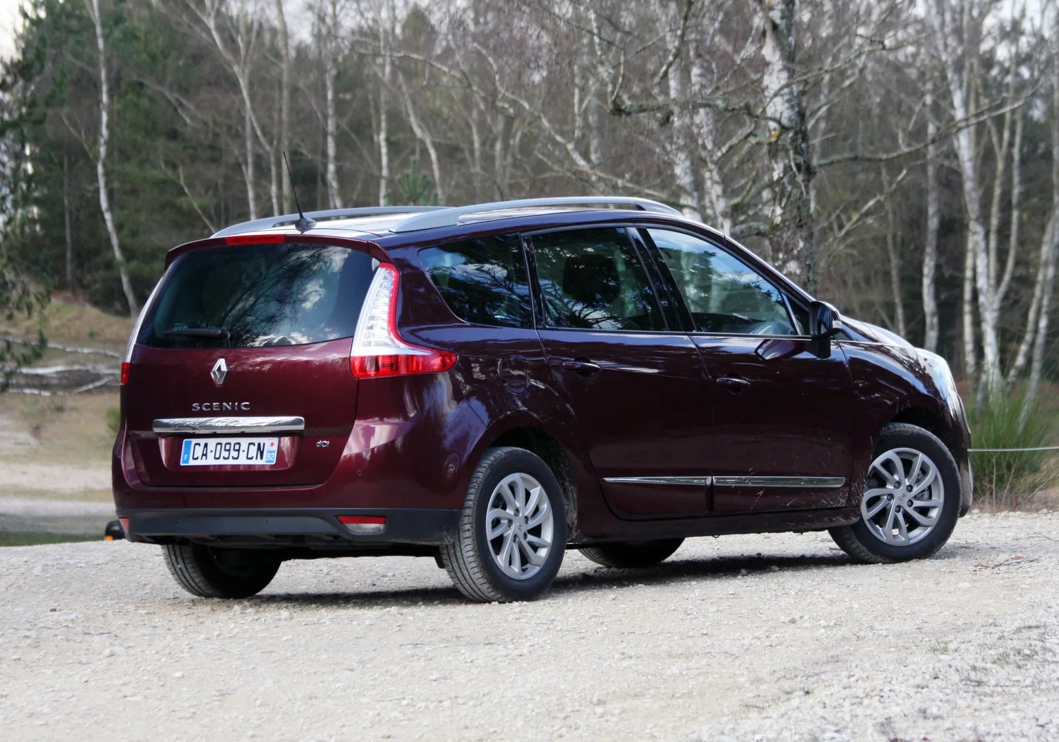 Renault_Grand_Scenic_3_generation_restyling__Compact_Van__6.jpg