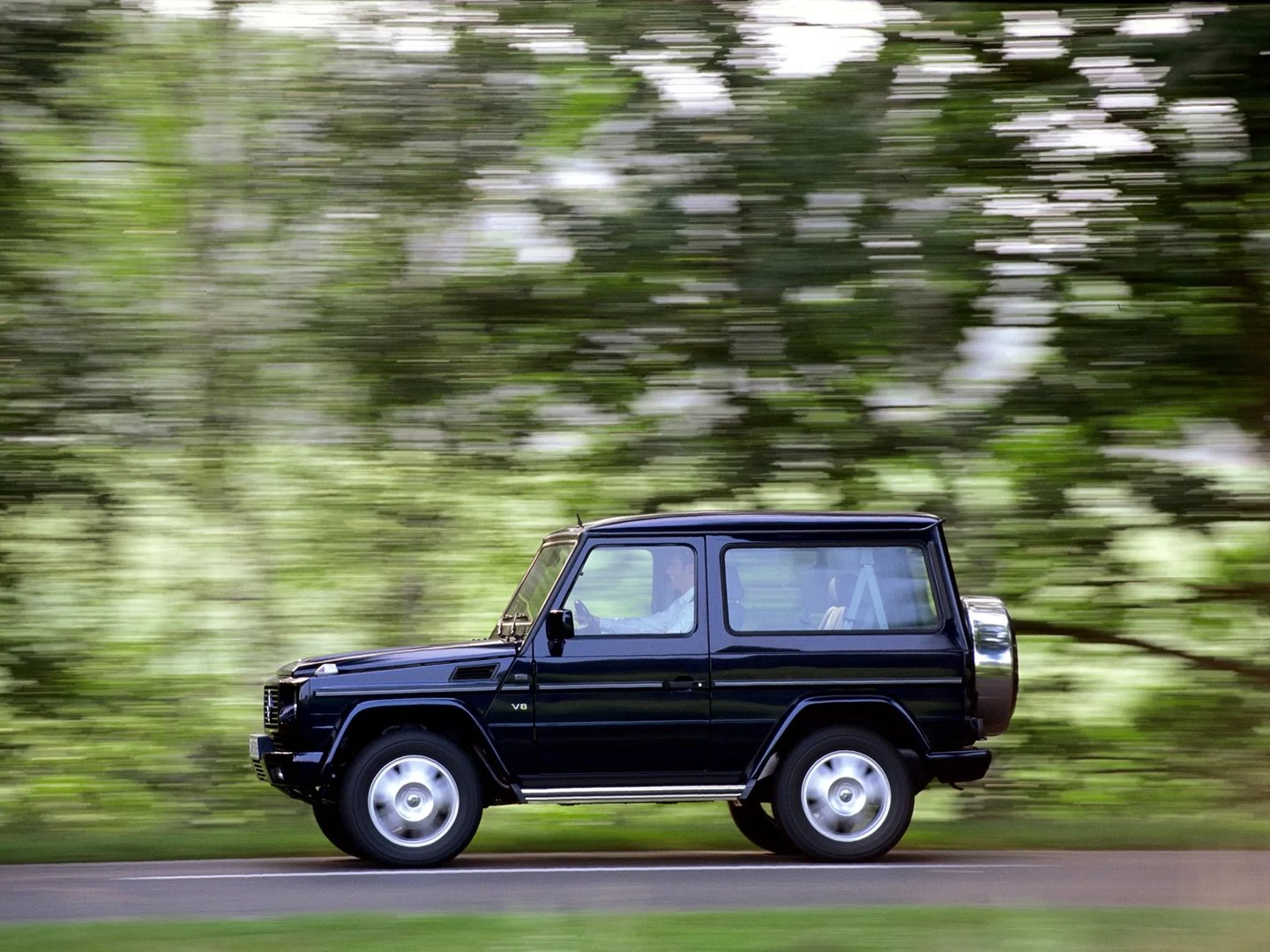 Mercedes_G-Class_2_generation_restyling_2__SUV_3-doors__5.jpg