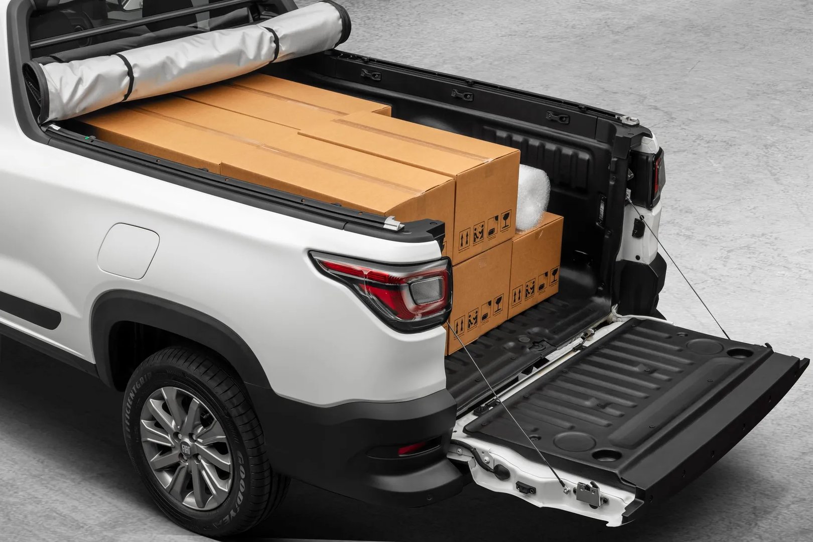 Fiat_Strada_2_generation__Pickup_single-cab__11.jpg