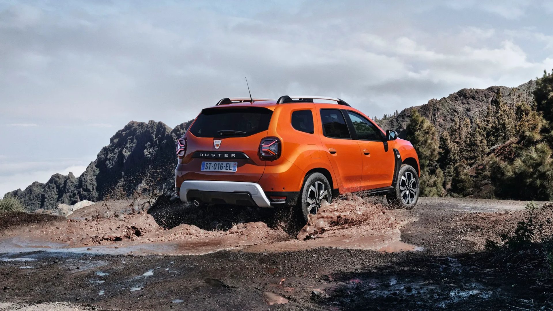 Dacia_Duster_2_generation_restyling_1__SUV_5-doors__10.jpg