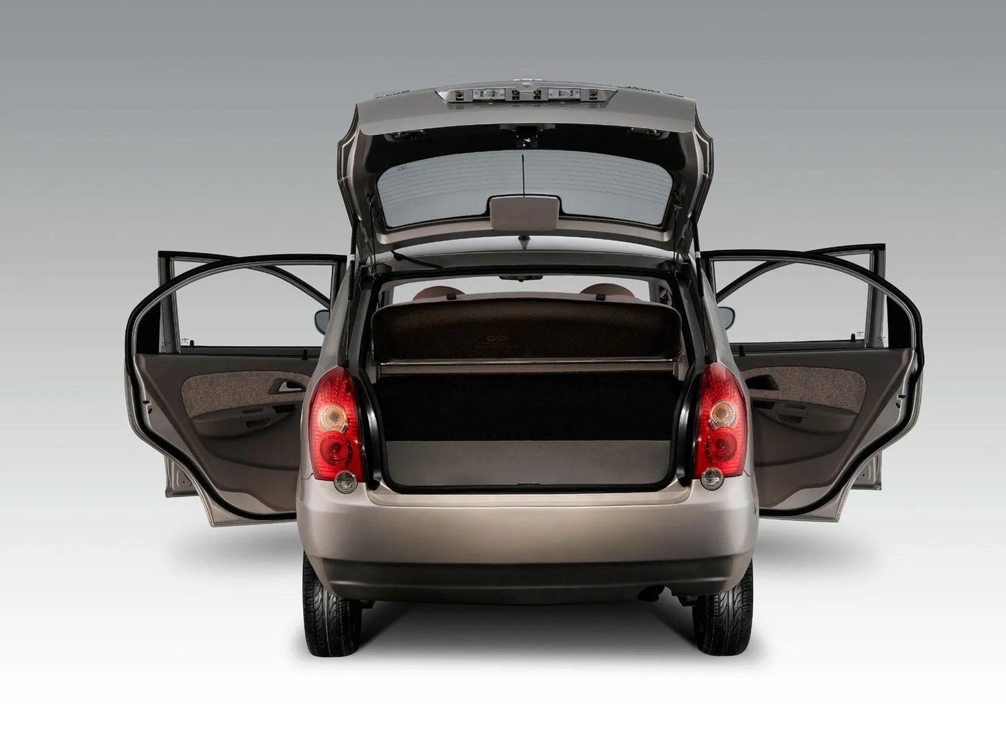 Chery_QQ6_(S21)_1_generation__Liftback__3.jpg