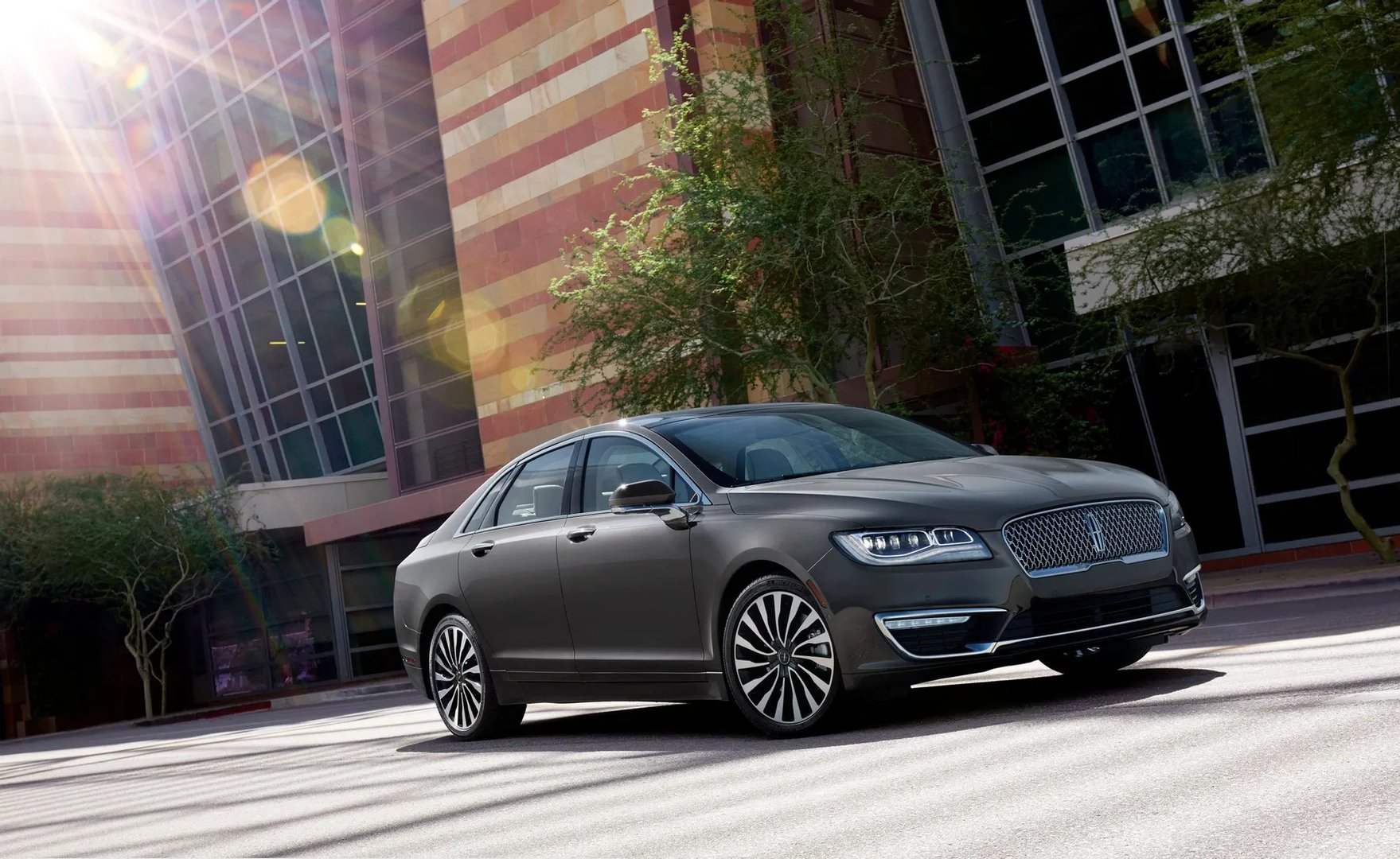 Lincoln_MKZ_2_generation_restyling__Sedan__2.jpg