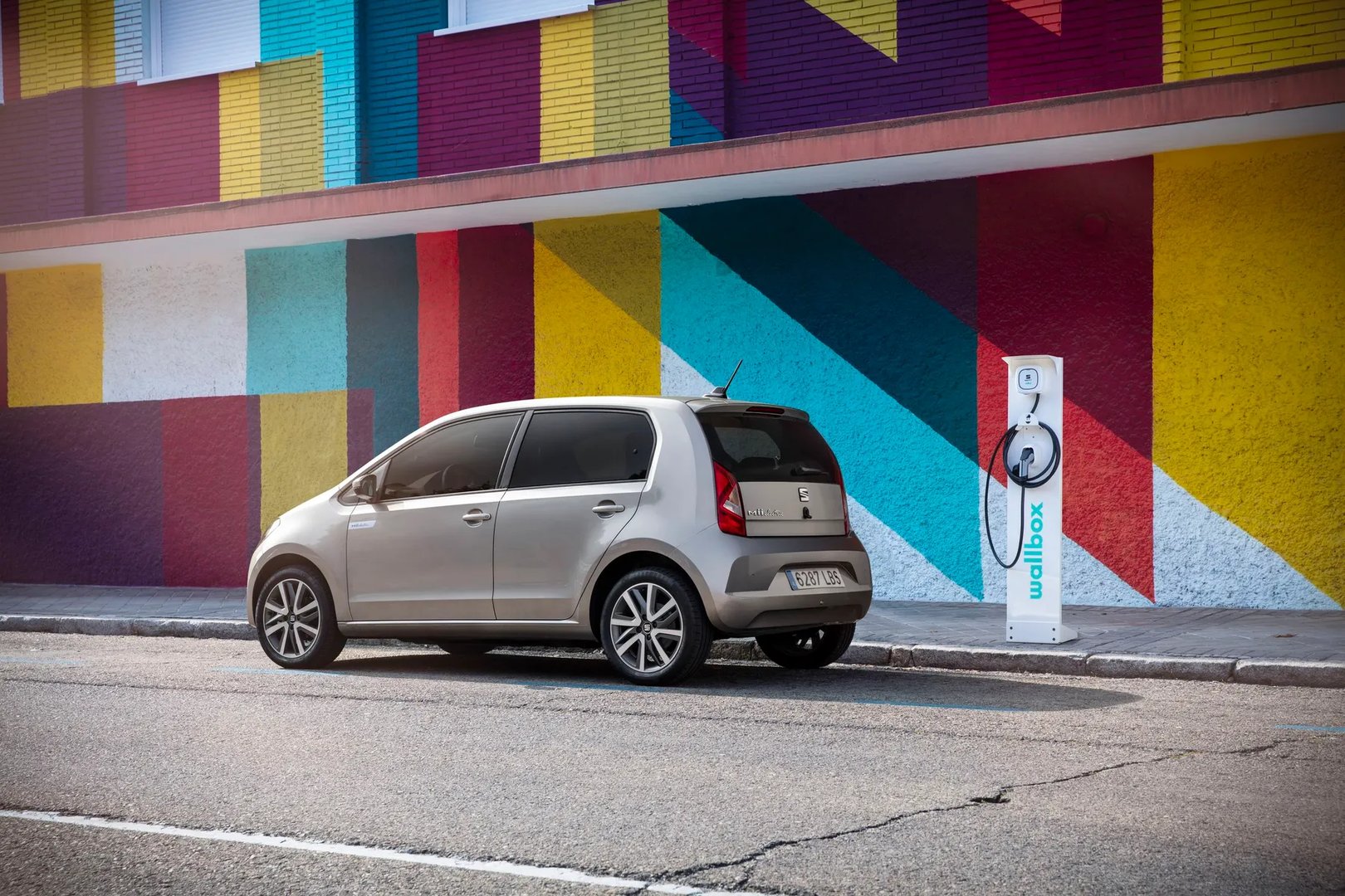 SEAT_Mii_1_generation_restyling_1__Mini_5-doors__12.jpg