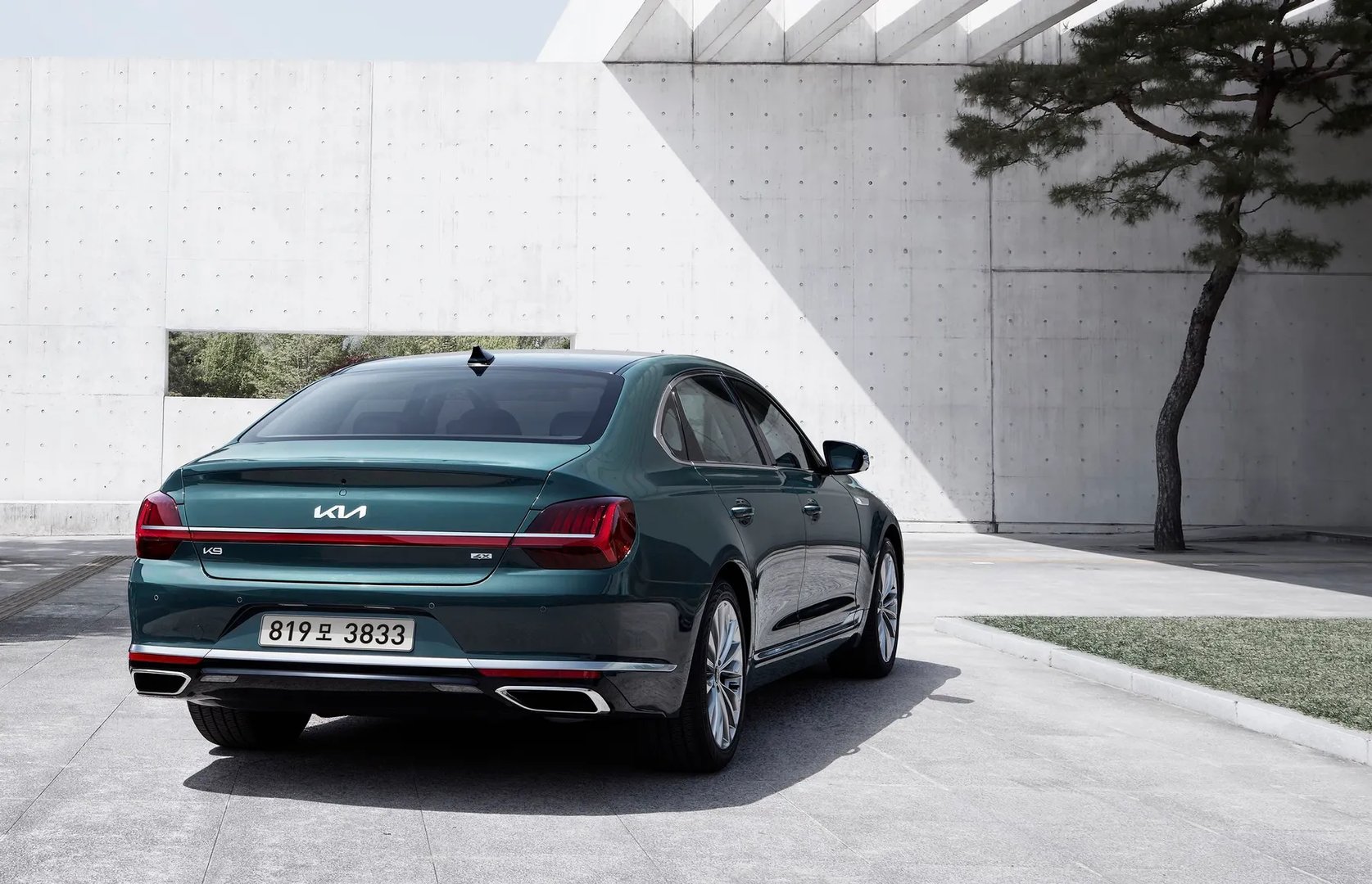 Kia_K900_2_generation_restyling_1__Sedan__1.jpg