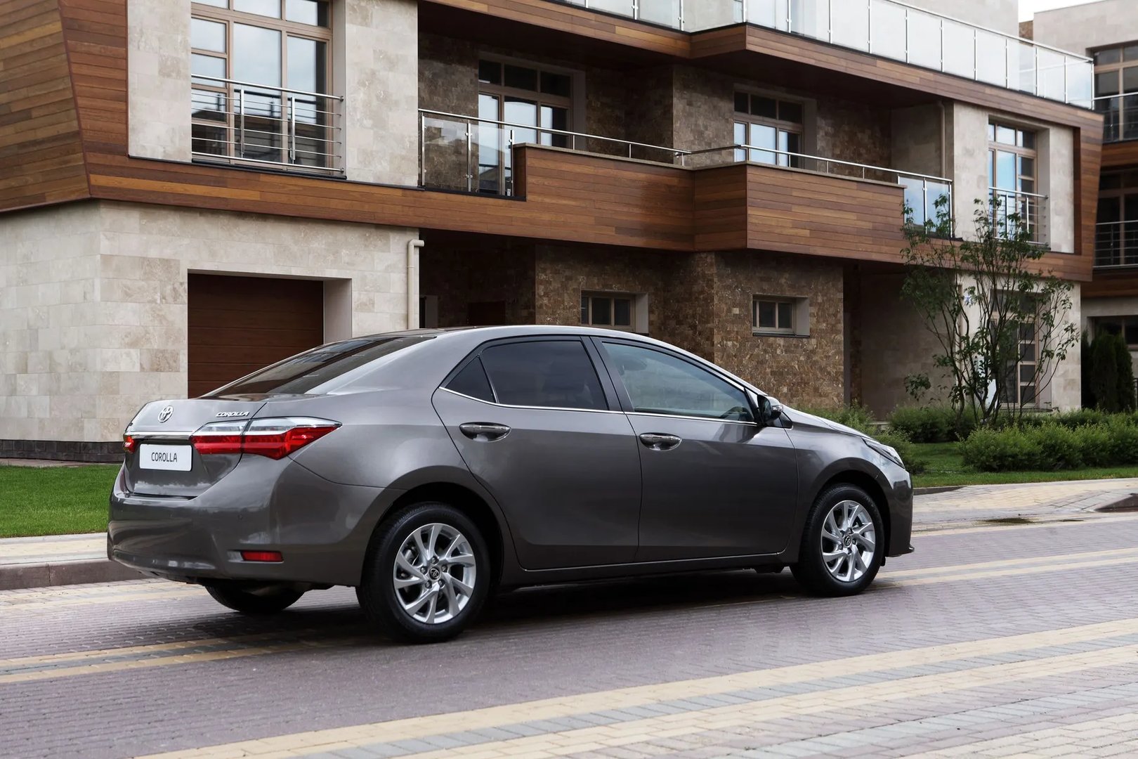 Toyota_Corolla_11_generation_restyling__Sedan__9.jpg