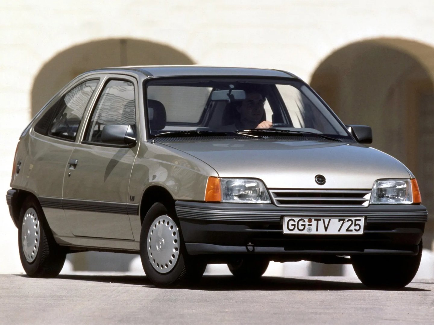 Opel Kadett 5 generation, restyling  Hatchback 3-door