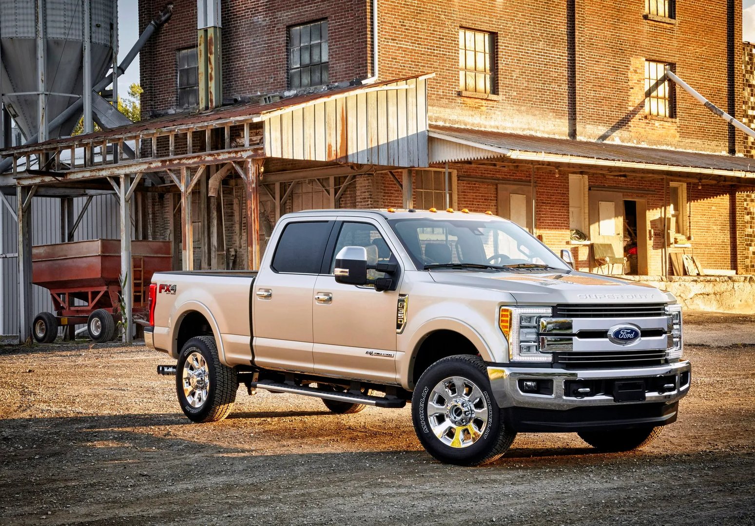 Ford_F-350_4_generation__Pickup_double-cab__5.jpg