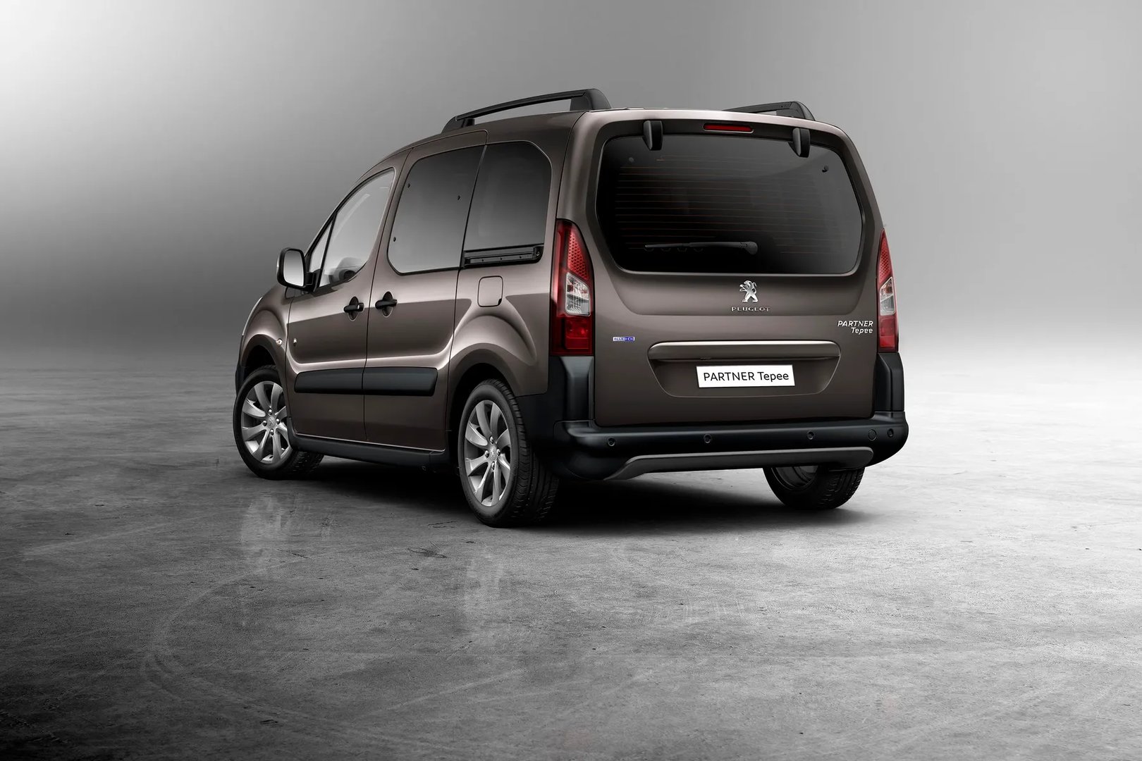 Peugeot_Partner_2_generation_restyling_2__Compact_Van__2.jpg