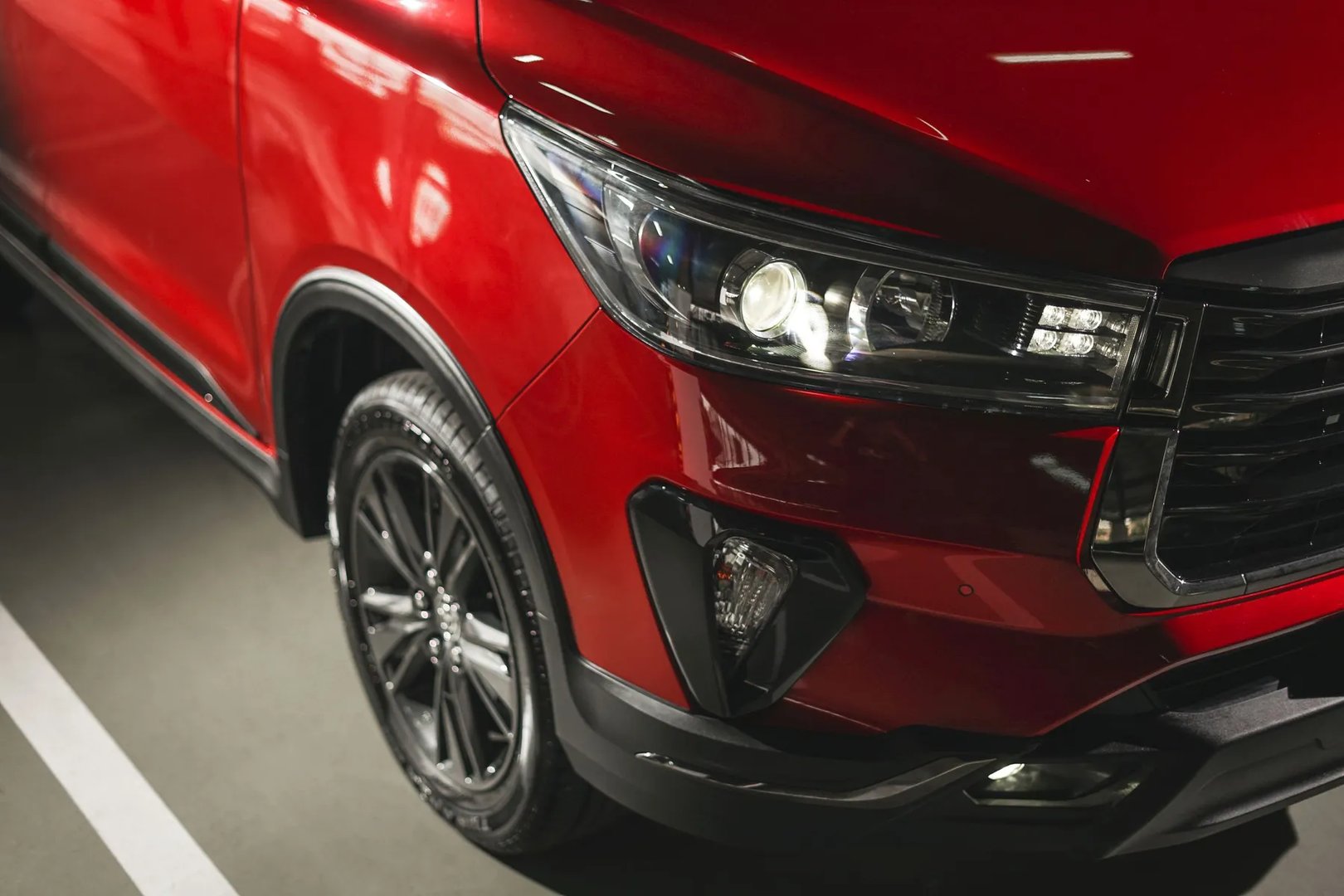 Toyota_Innova_2_generation_restyling__Compact_Van__6.jpg