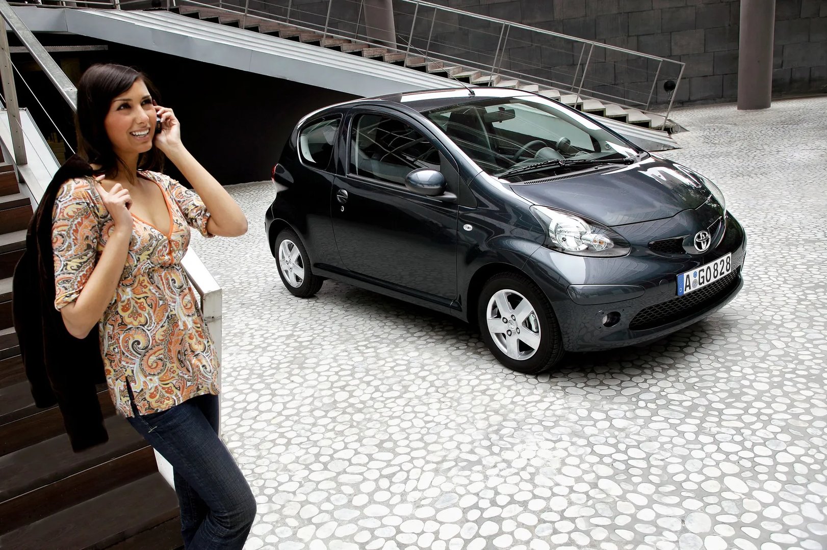 Toyota_Aygo_1_generation__Mini_3-doors__7.jpg