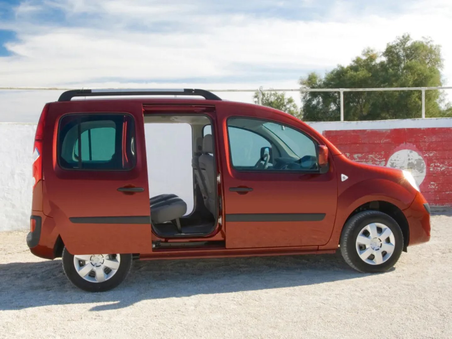 Renault_Kangoo_2_generation__Compact_Van__10.jpg