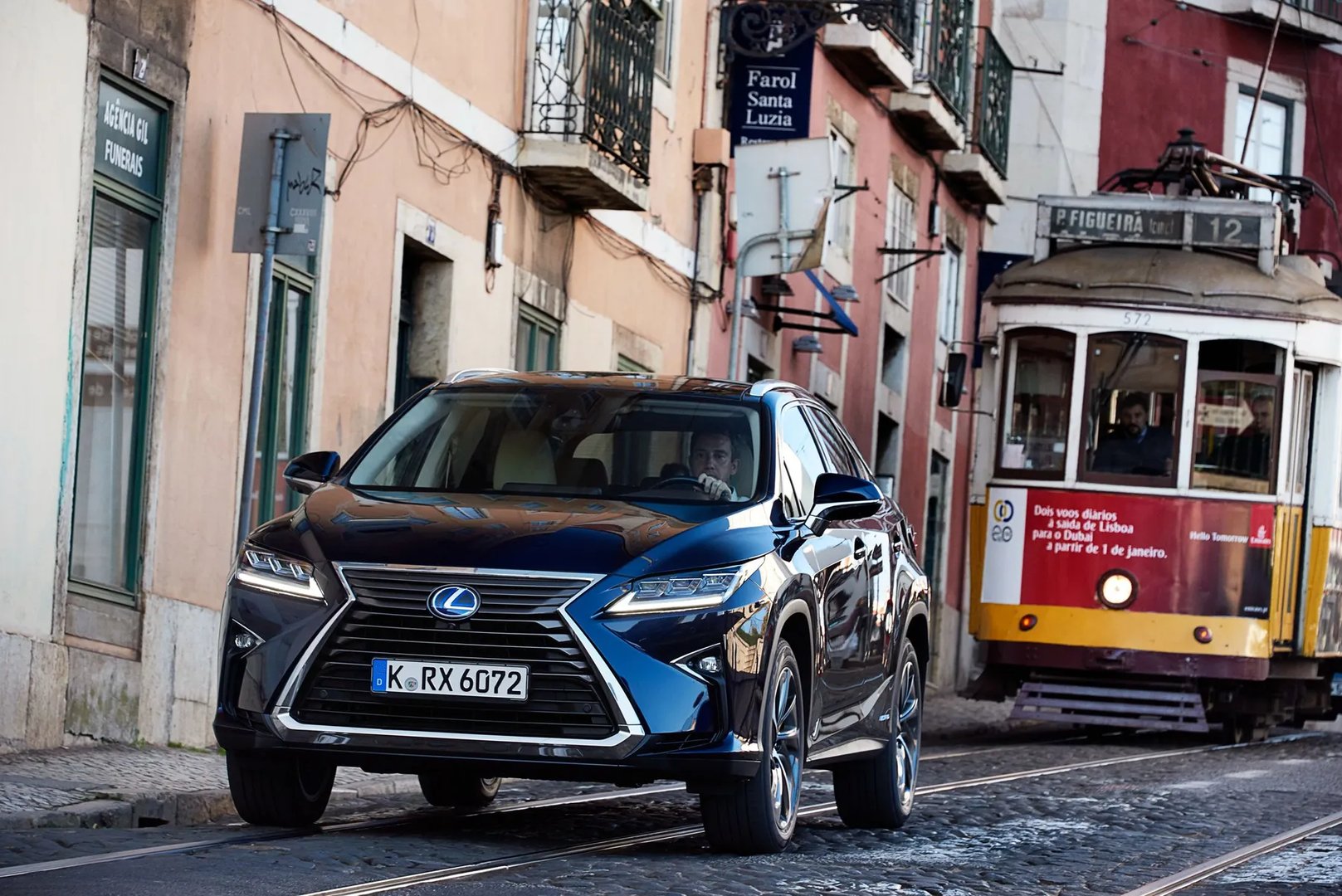 Lexus_RX_4_generation__SUV_5-doors__10.jpg