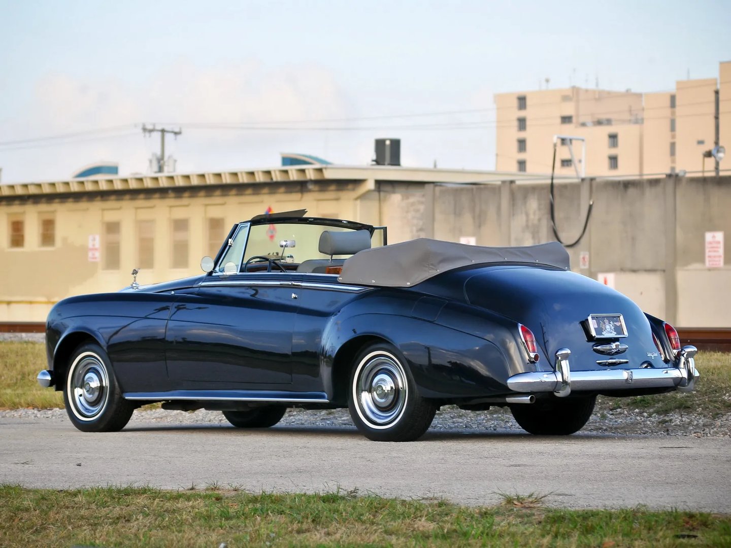Rolls-Royce_Silver_Cloud_3_generation__Cabrio__7.jpg