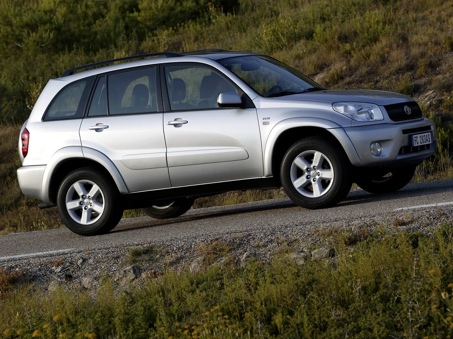 Toyota_RAV4_2_generation_restyling__SUV_5-doors__13.jpg