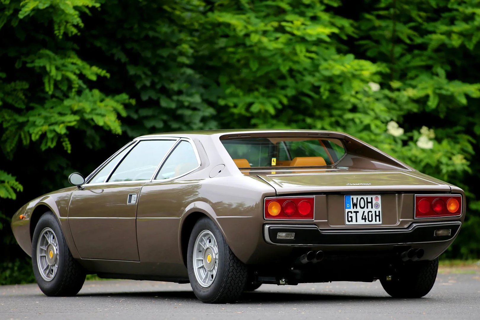 Ferrari_Dino_208_308_GT4_1_generation__Coupe__3.jpg