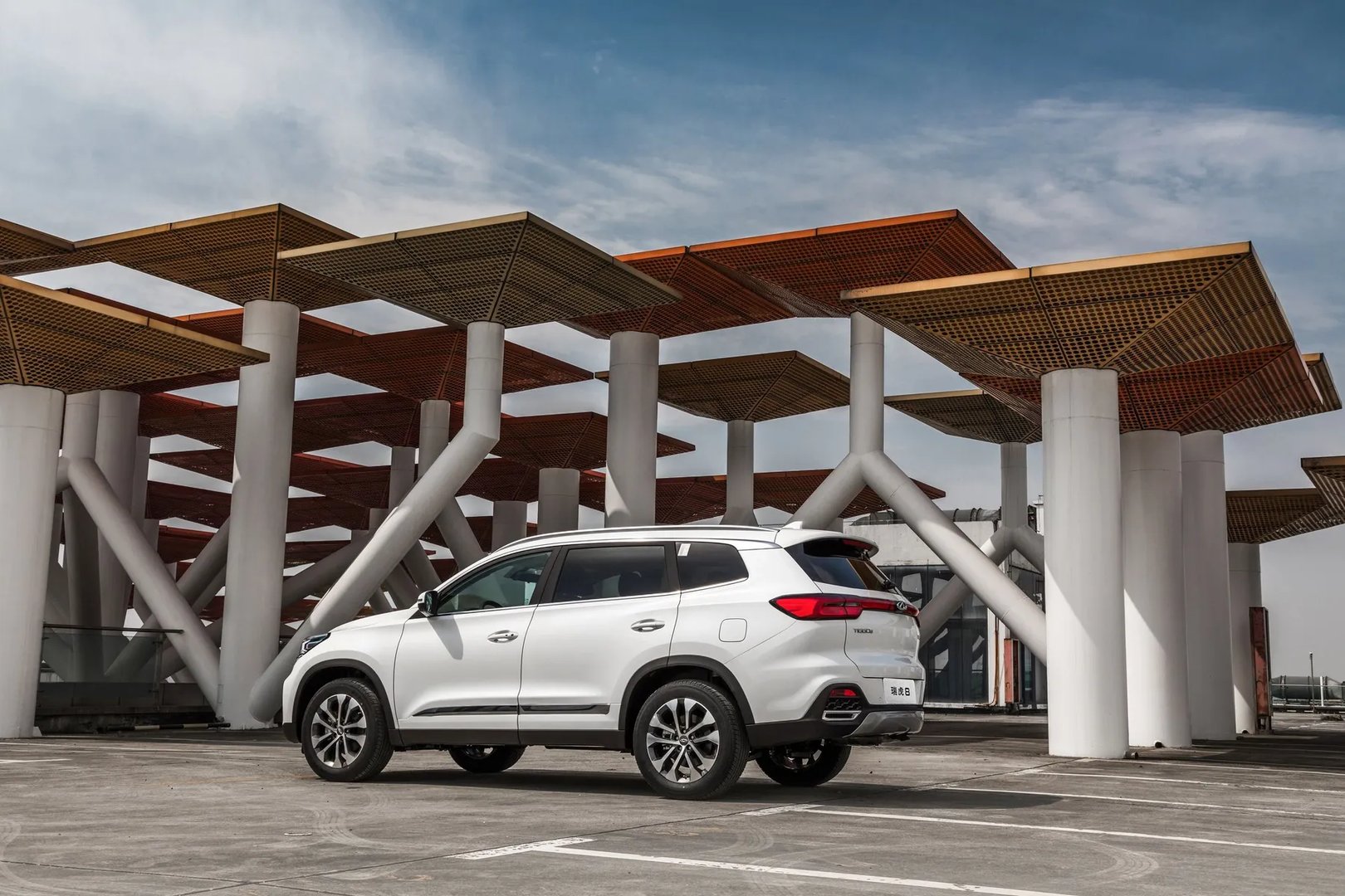 Chery_Tiggo_8_1_generation__SUV_5-doors__9.jpg