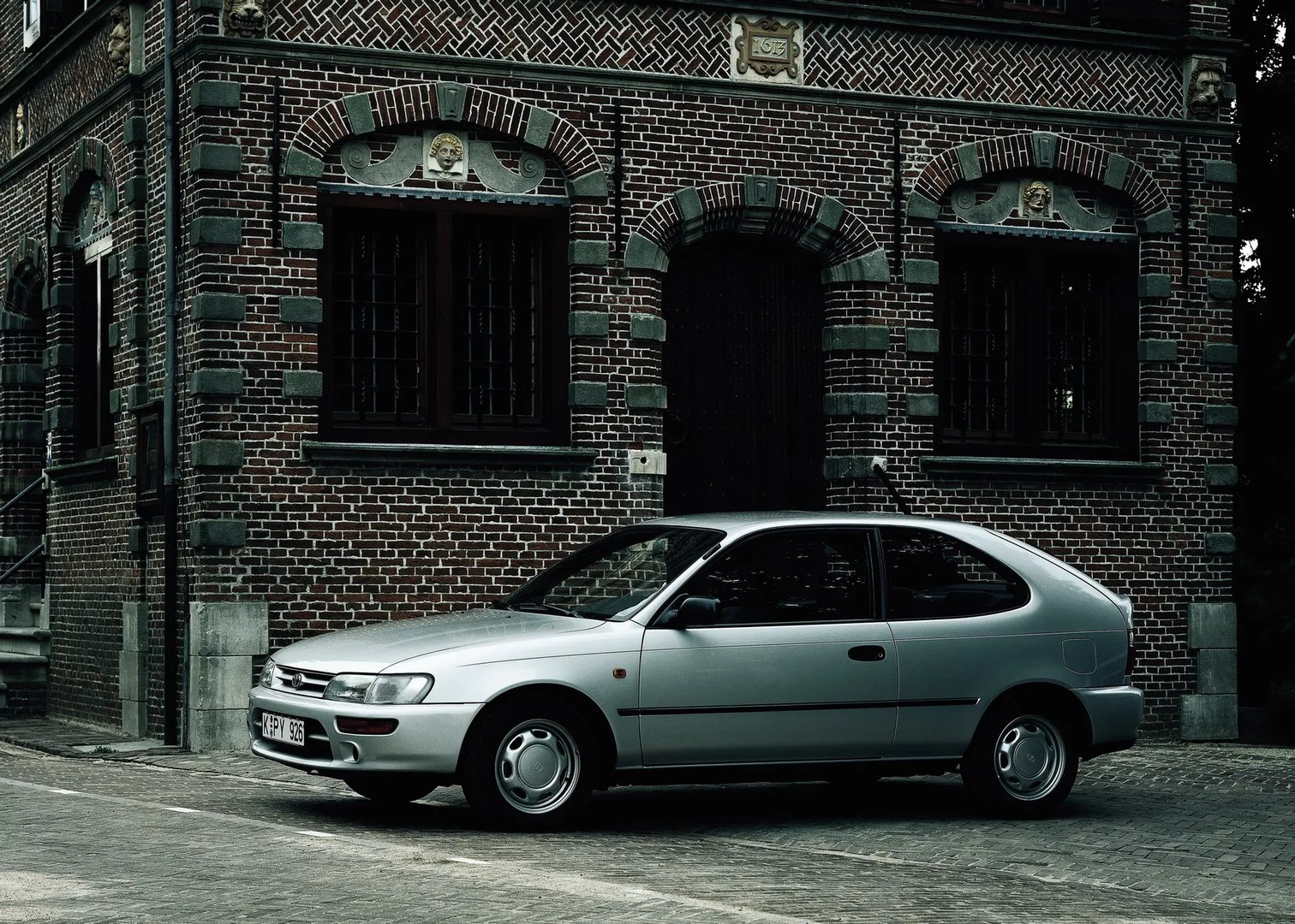 Toyota_Corolla_7_generation__Hatchback_3-door__3.jpg