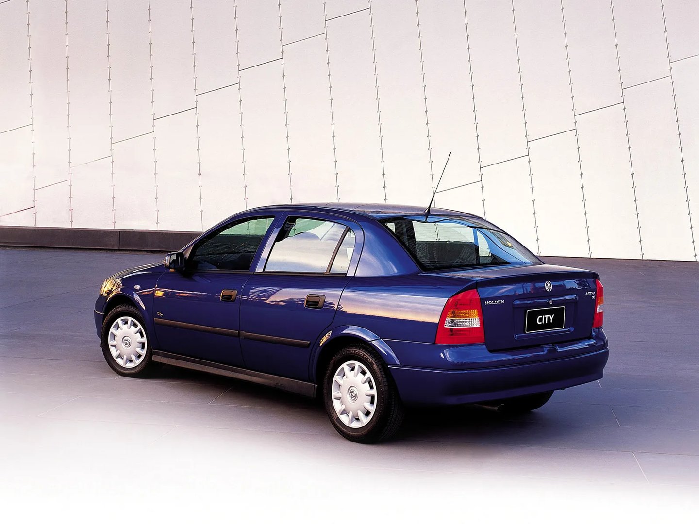 Holden_Astra_4_generation__Sedan__3.jpg