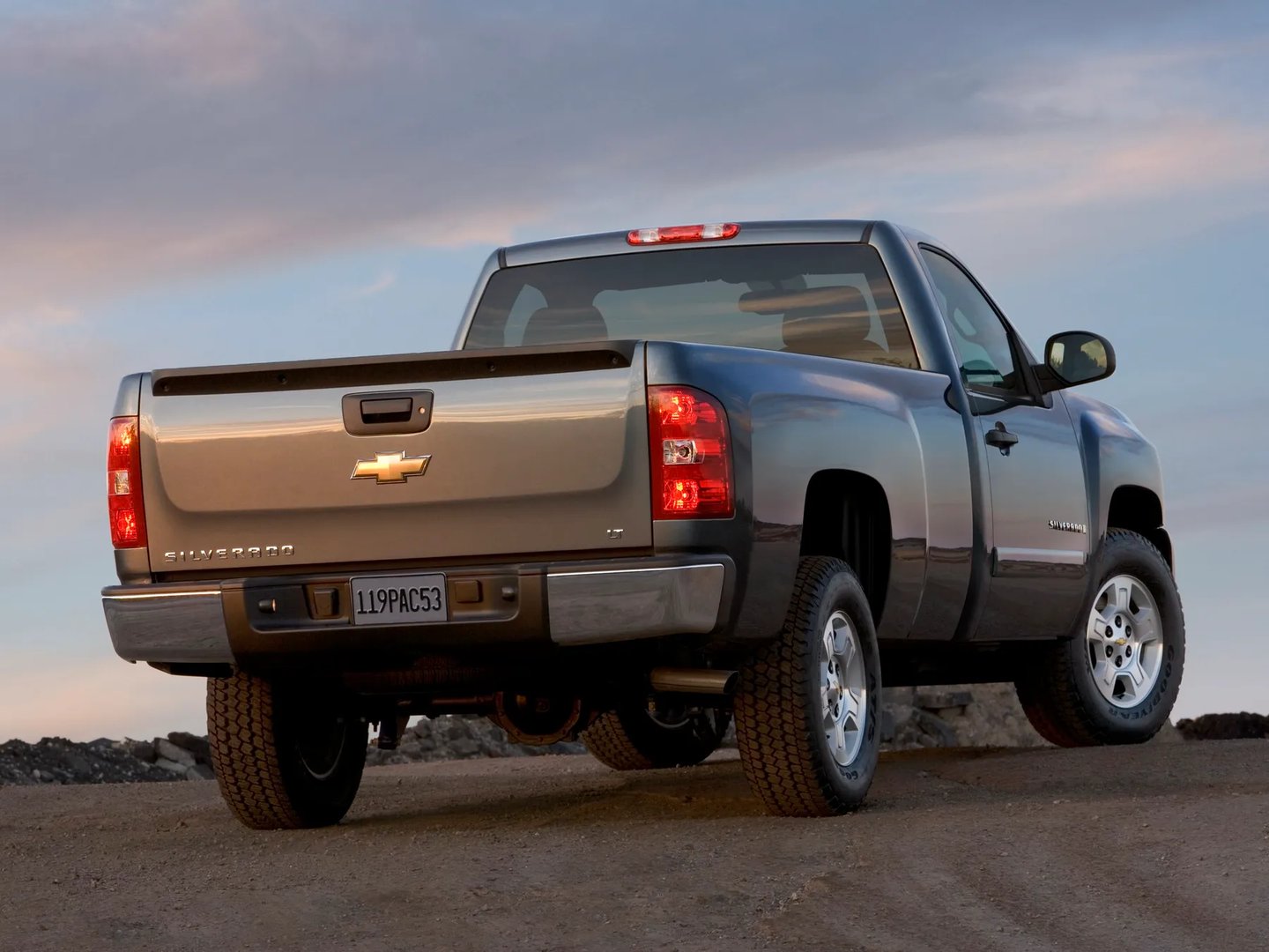 Chevrolet_Silverado_2_generation__Pickup_single-cab__8.jpg