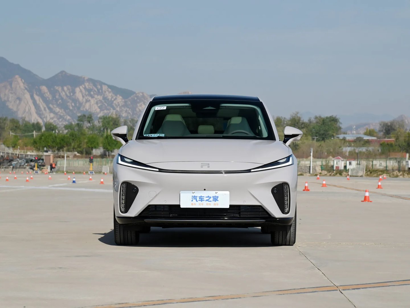 feifan_R7_1_generation__SUV_5-doors__5.jpg
