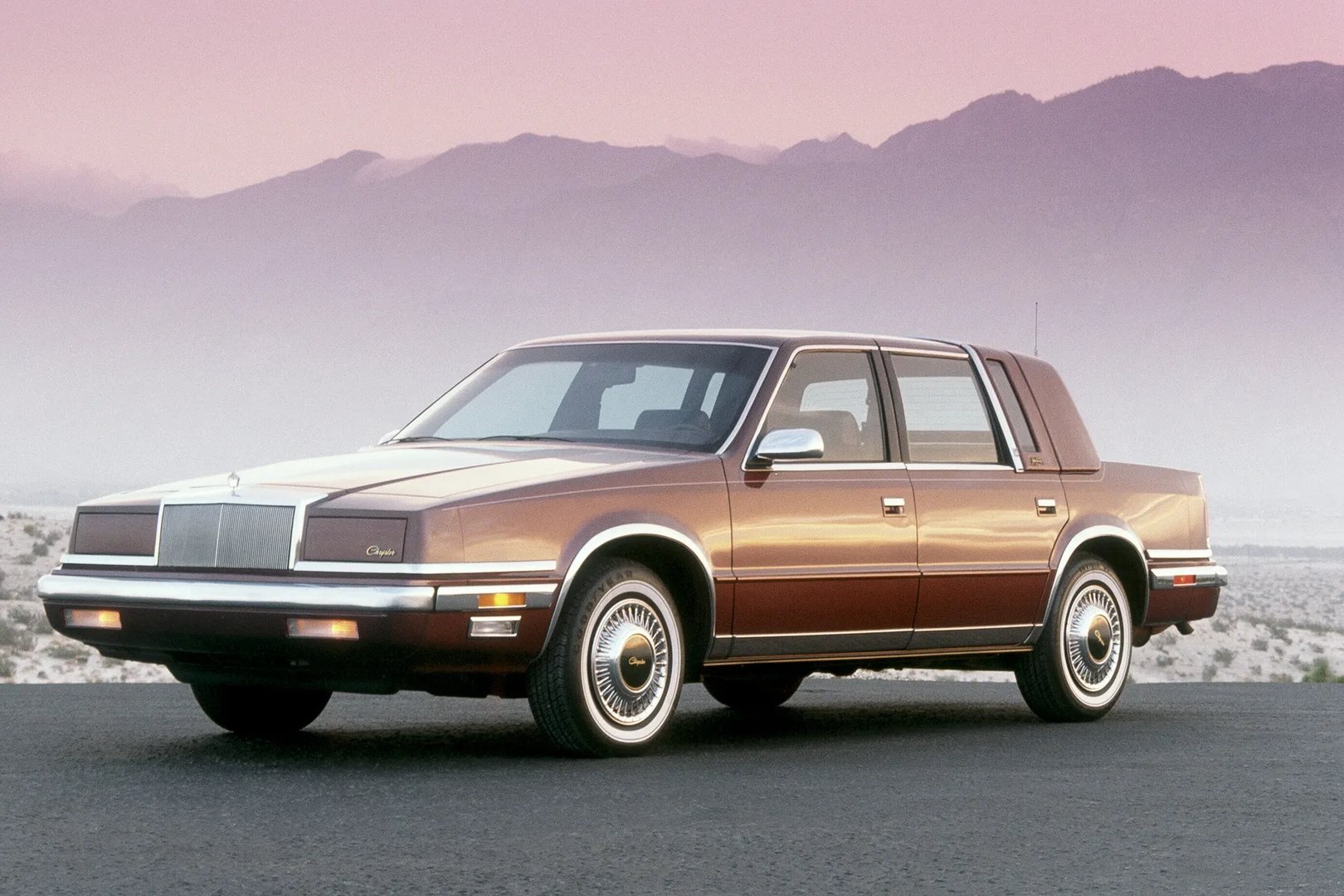 Chrysler_New_Yorker_13_generation__Sedan__1.jpg