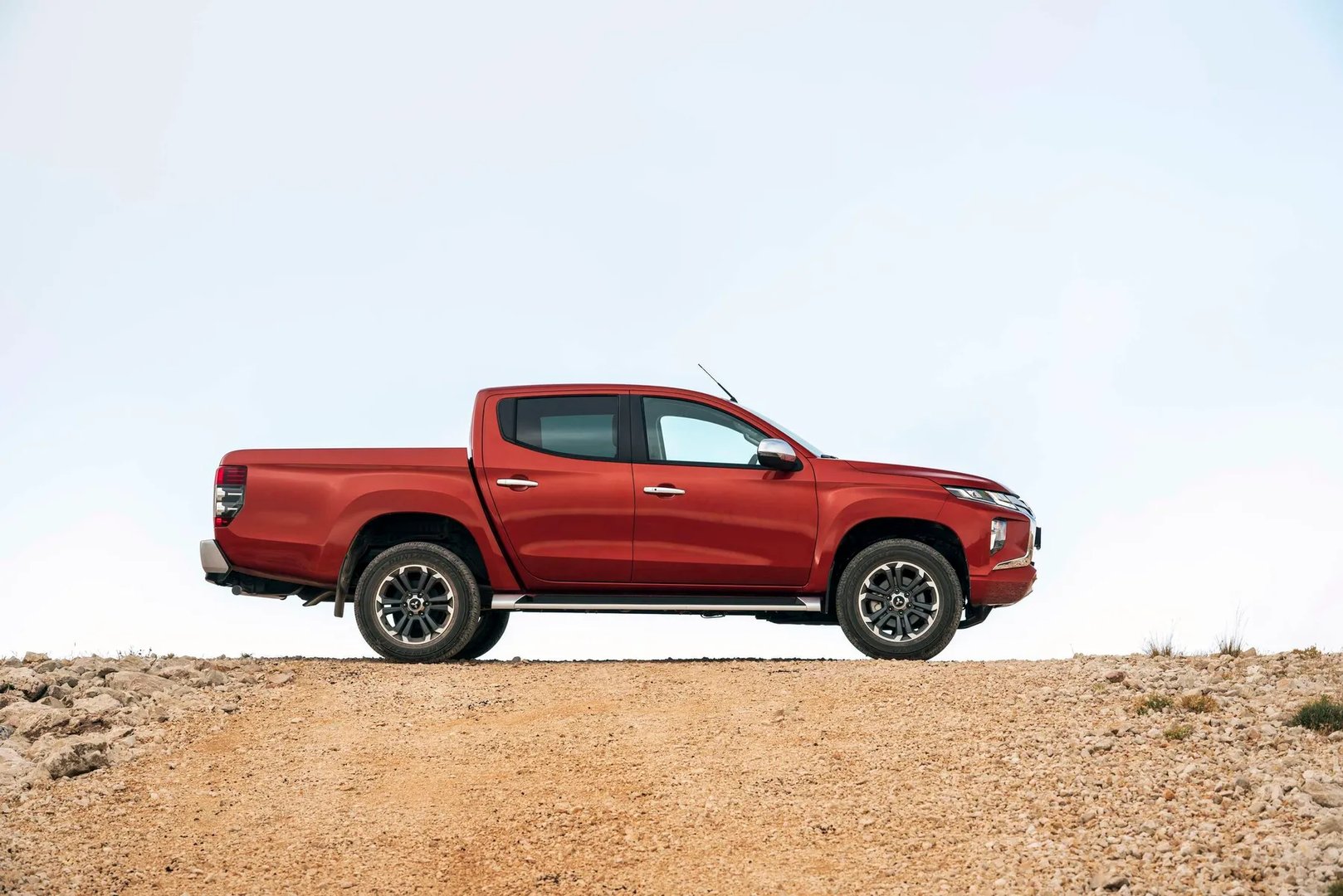 Mitsubishi_L200_5_generation_restyling__Pickup_double-cab__3.jpg