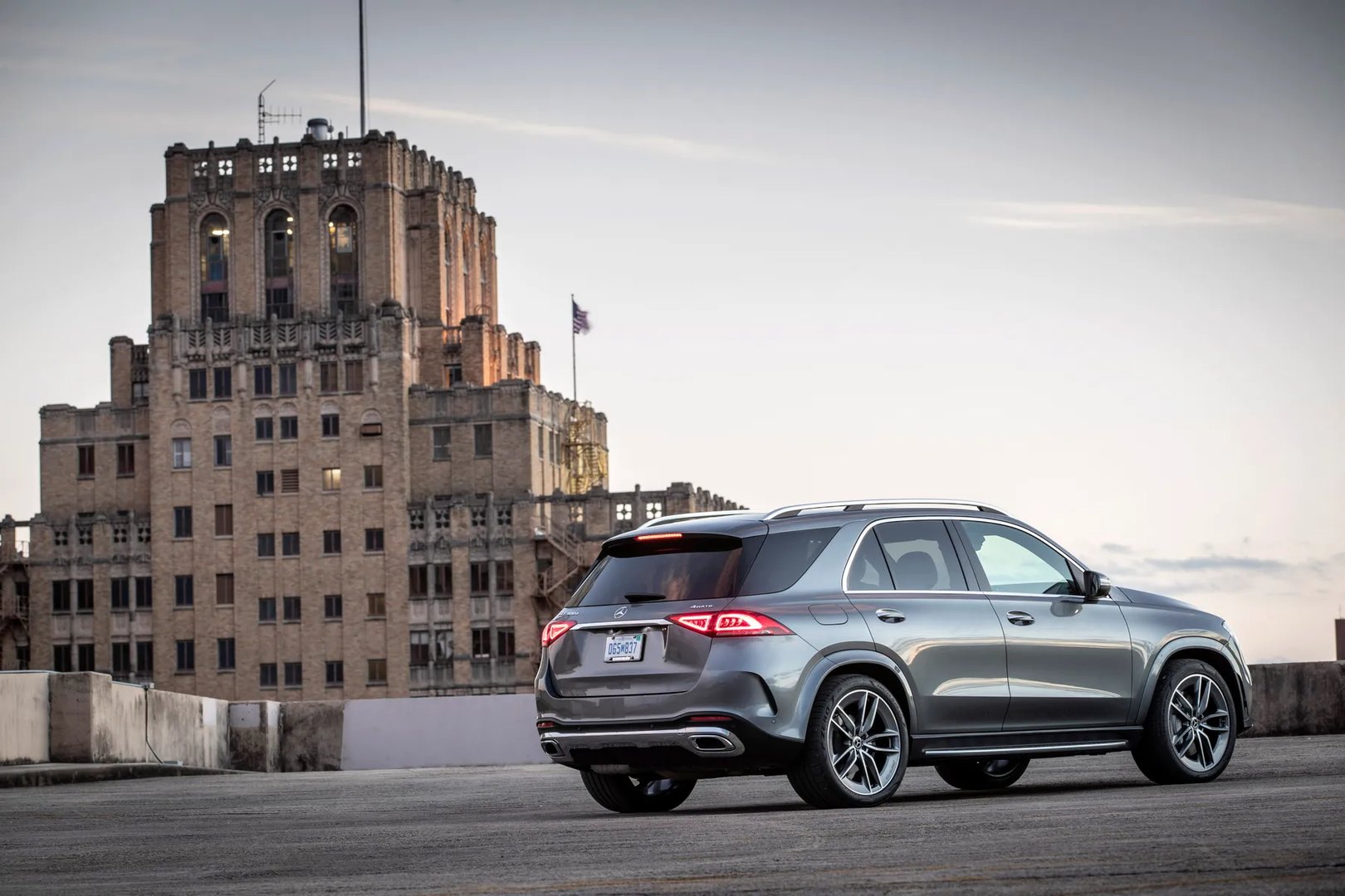 Mercedes_GLE_2_generation__SUV_5-doors__2.jpg