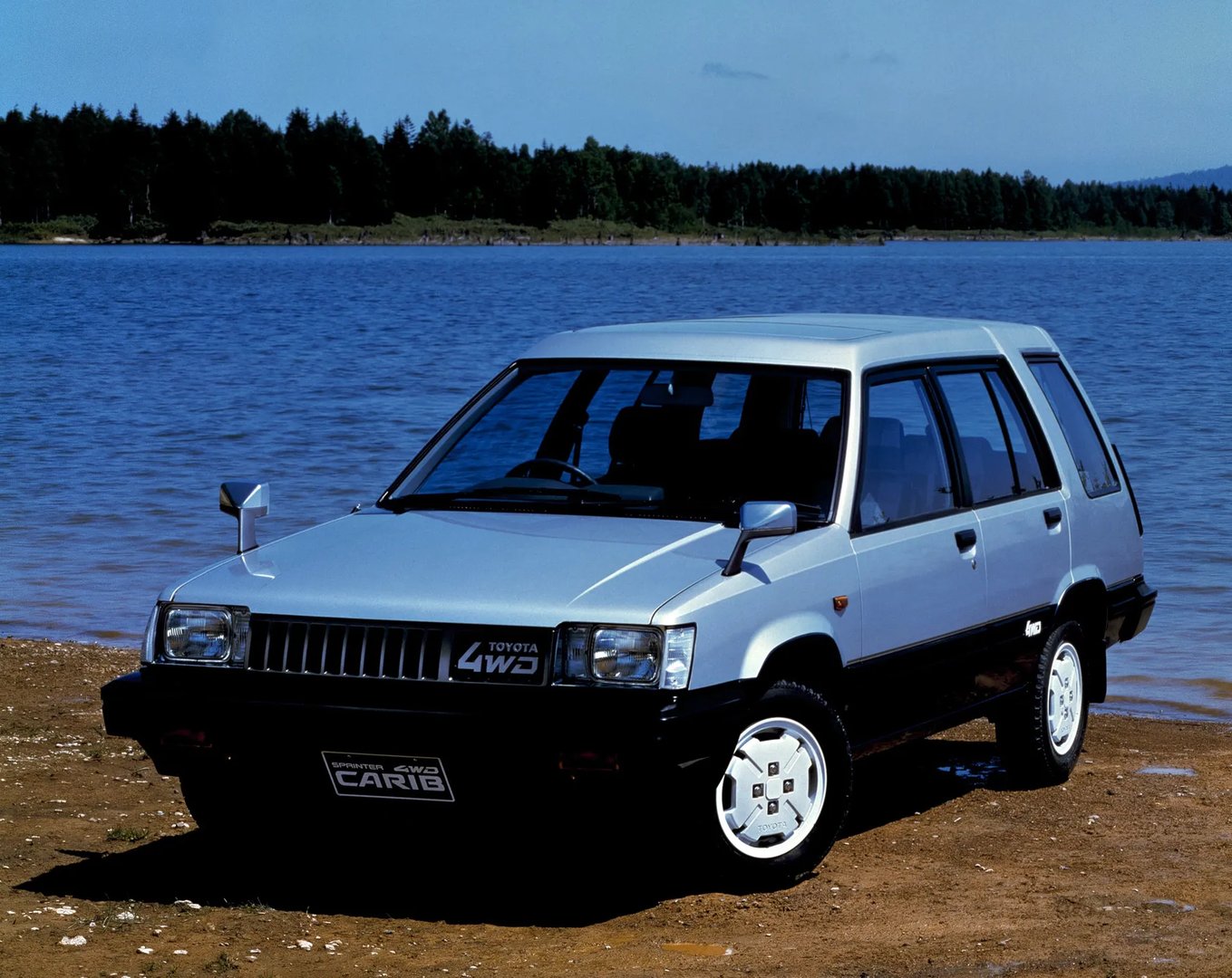 Toyota_Sprinter_Carib_1_generation__Estate_5-door__2.jpg
