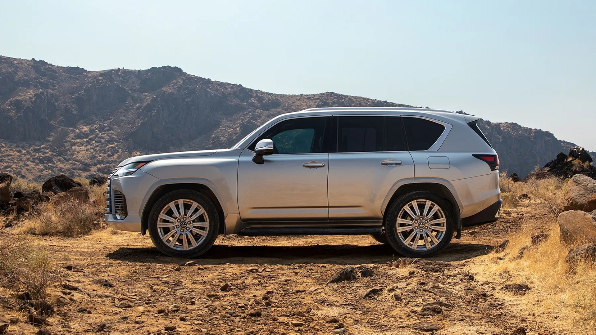 Lexus_LX_4_generation__SUV_5-doors__7.jpg