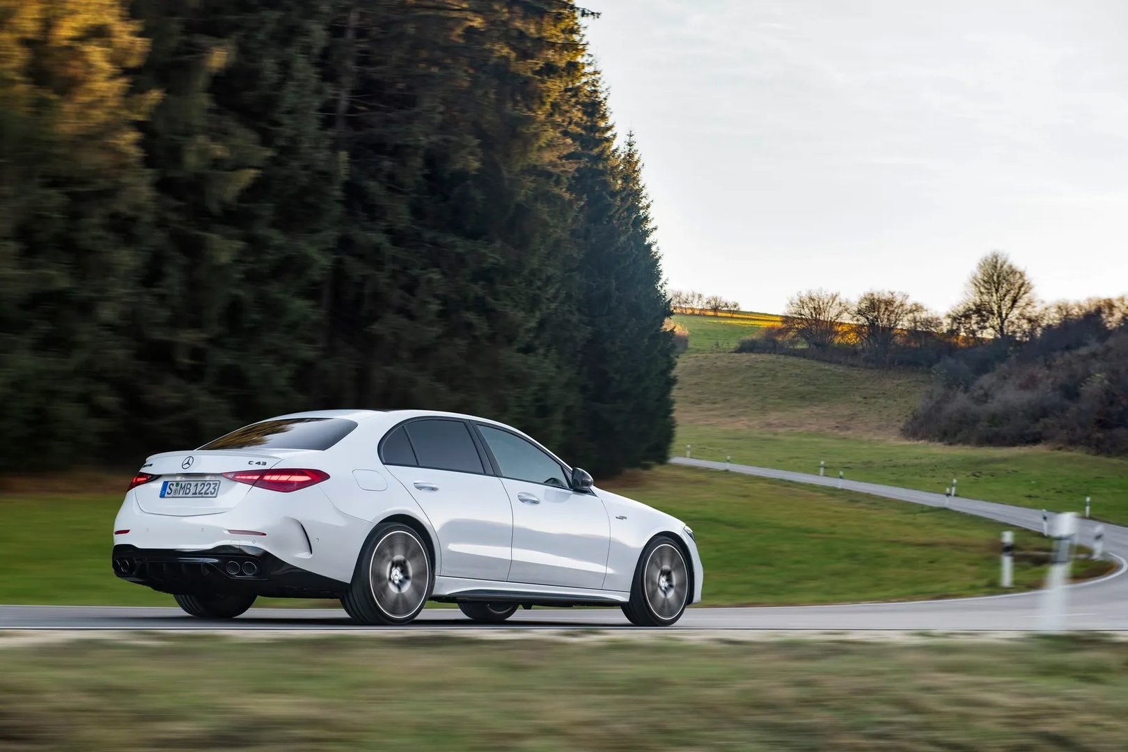 Mercedes_C-Class_AMG_5_generation__Sedan__10.jpg