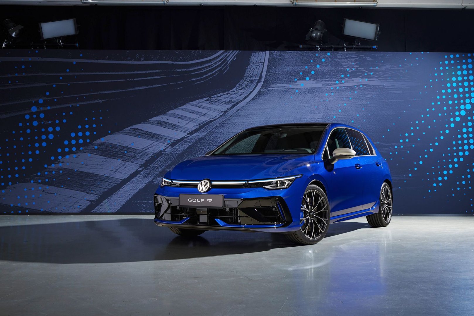 —  Hatchback 5-door 