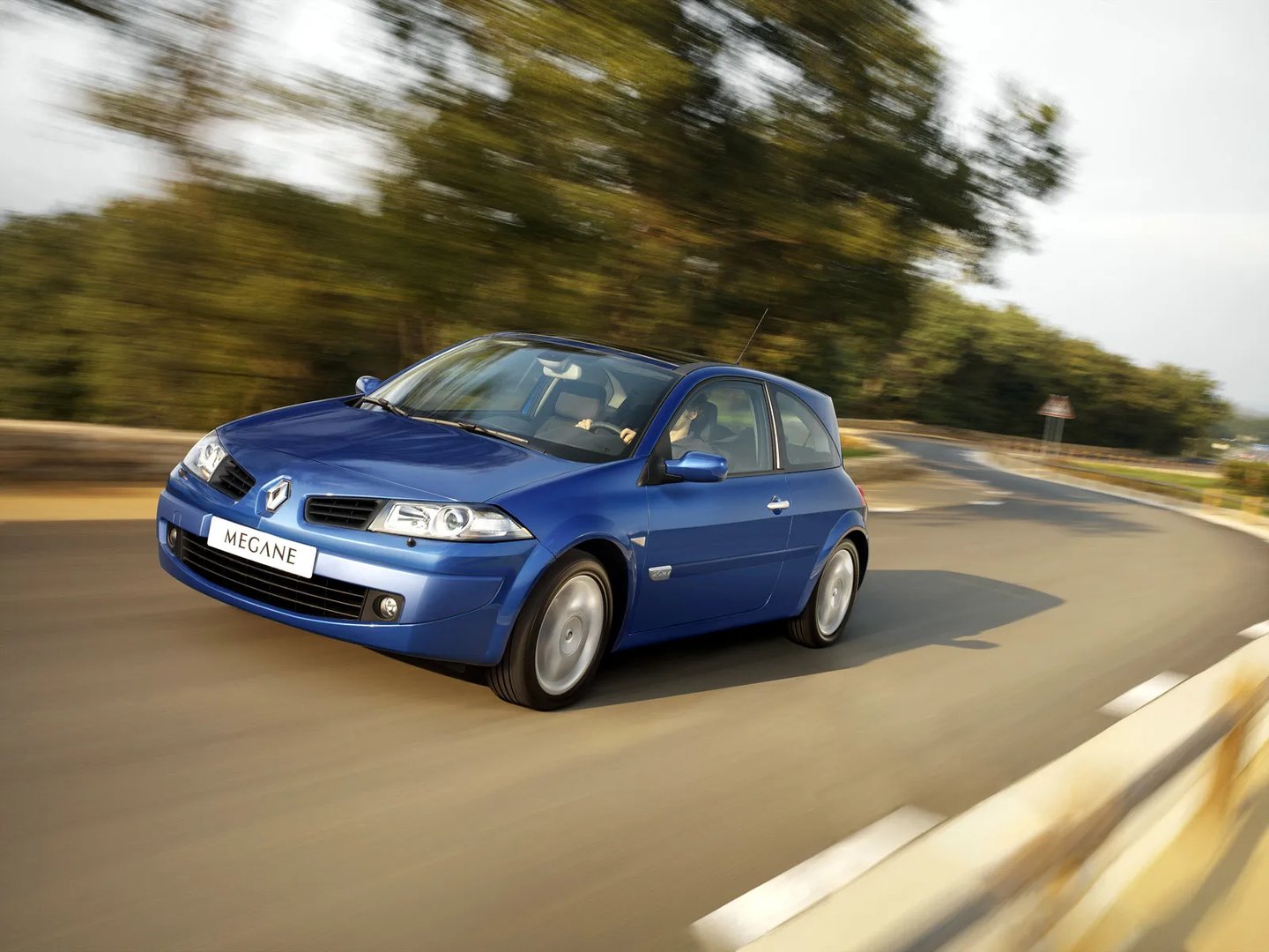 Renault_Megane_RS_2_generation_restyling__Hatchback_3-door__1.jpg