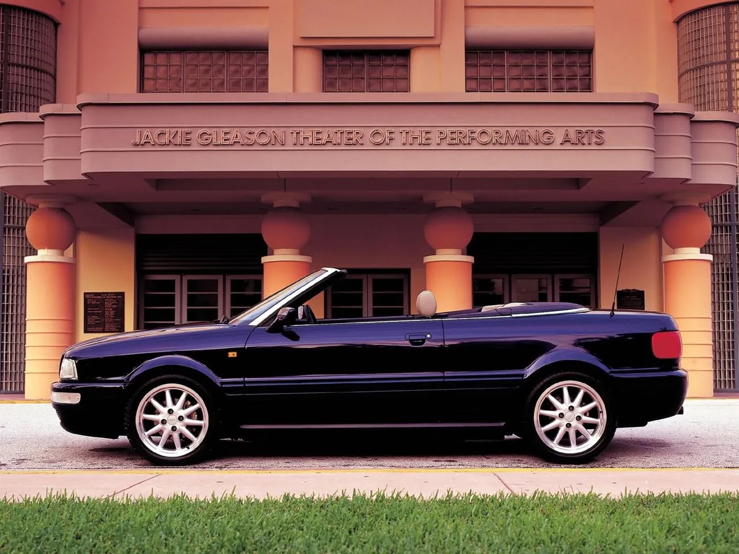 Audi_Cabriolet_1_generation__Cabrio__7.jpg