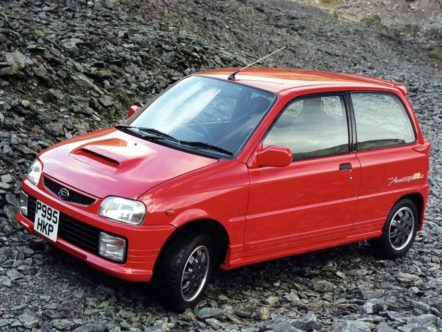 Daihatsu_Cuore_4_generation__Mini_3-doors__main.jpg