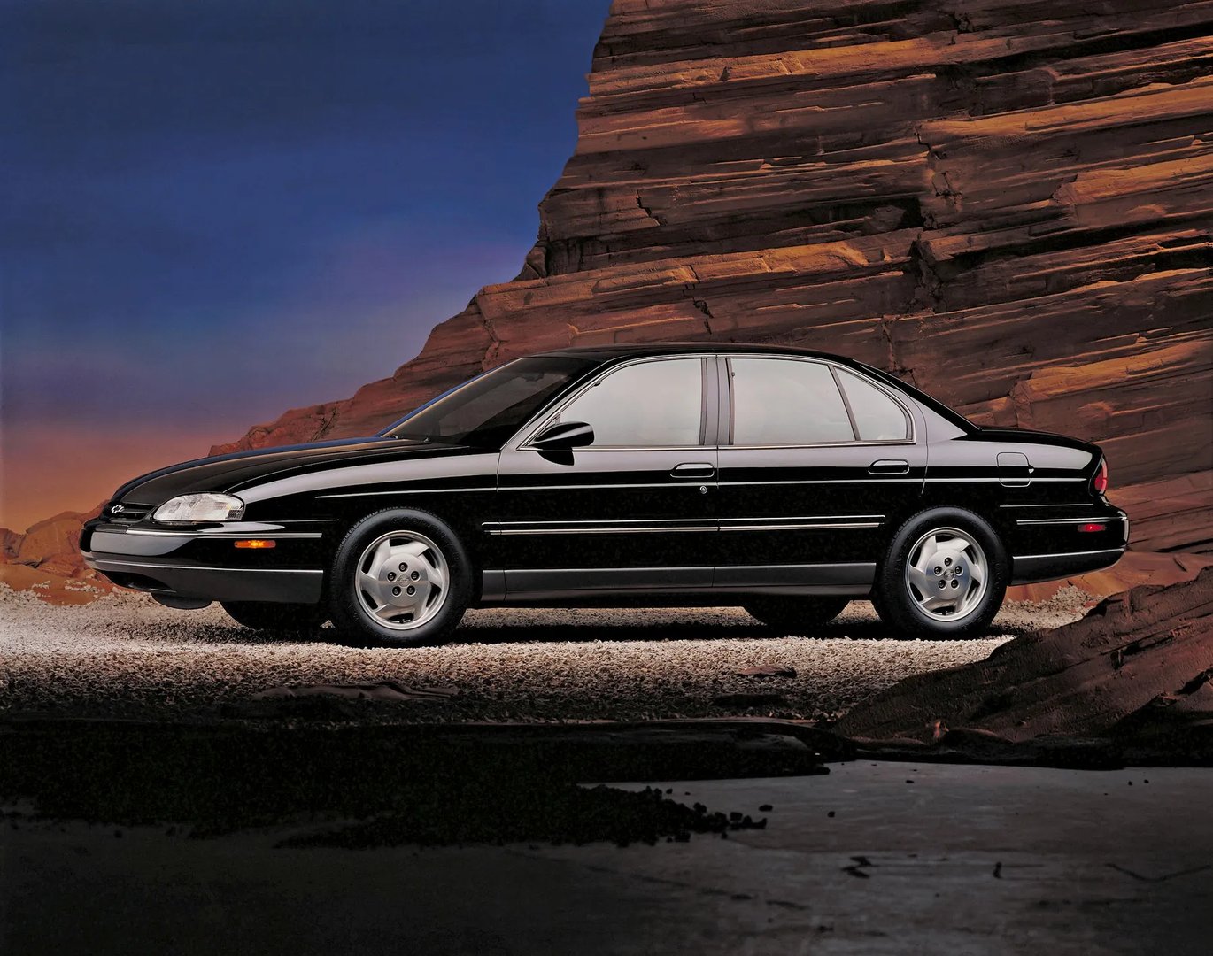 Chevrolet_Lumina_1_generation__Sedan__7.jpg