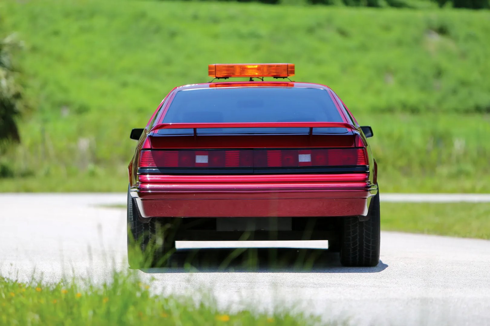 Dodge_Daytona_1_generation__Hatchback_3-door__4.jpg