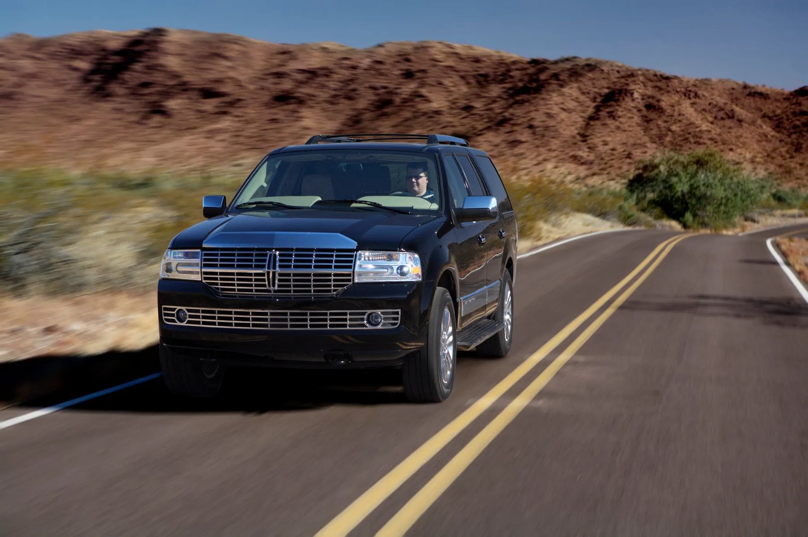 Lincoln_Navigator_3_generation__SUV_5-doors__4.jpg