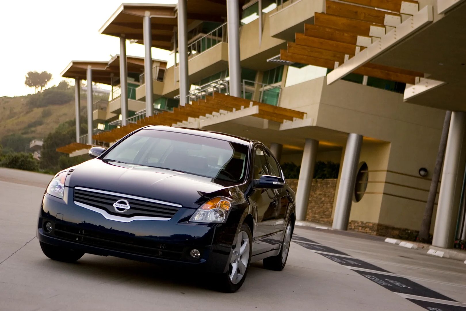 Nissan_Altima_4_generation__Sedan__1.jpg
