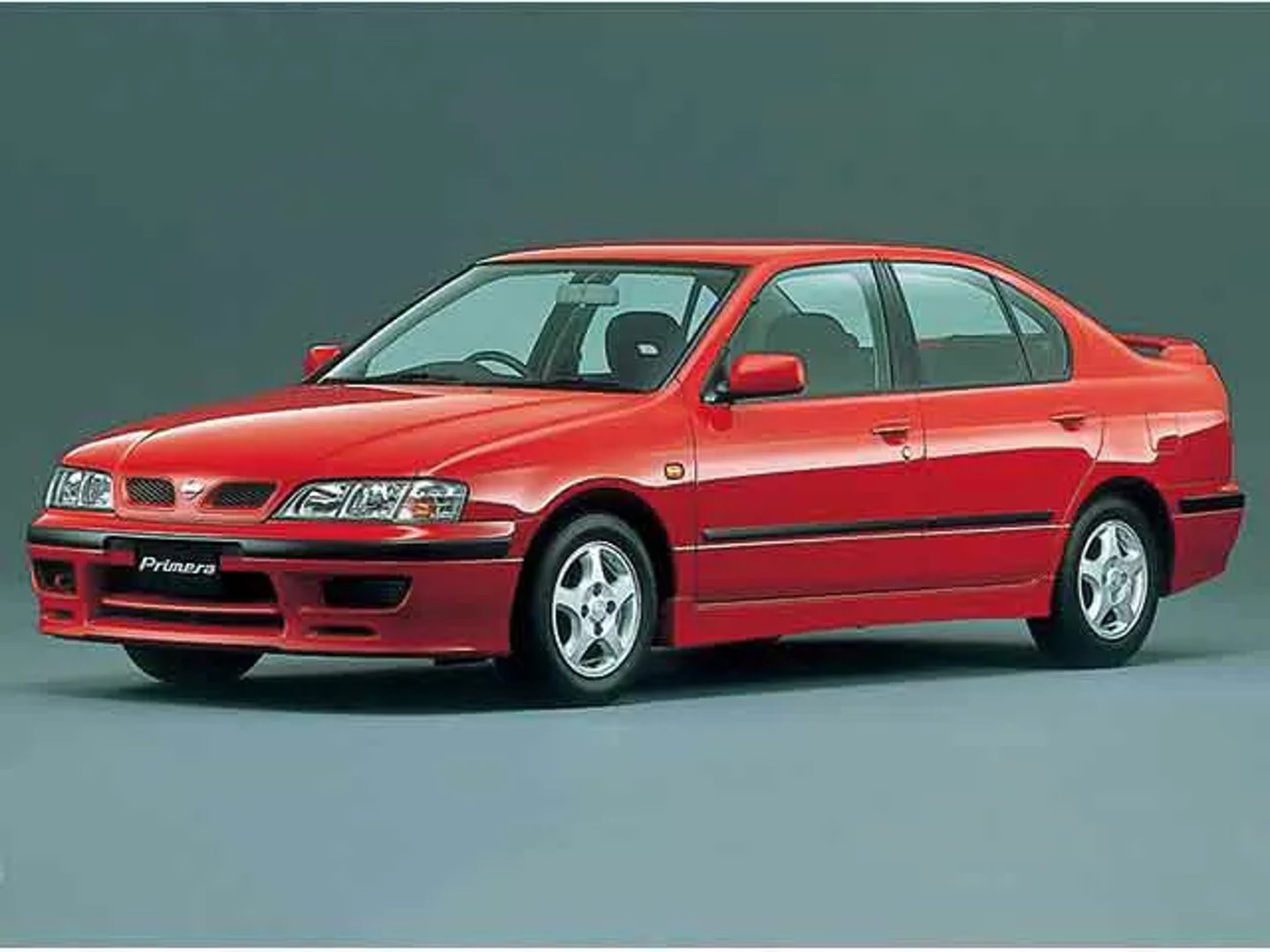 Nissan_Primera_2_generation__Sedan__1.jpg