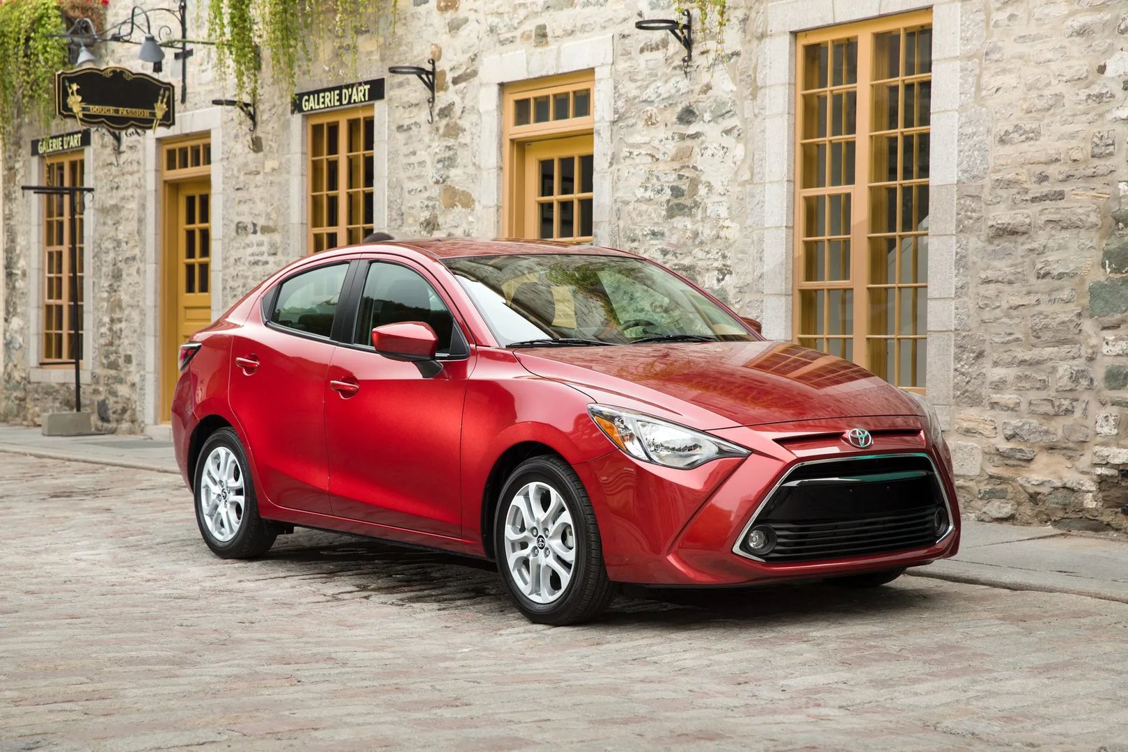 Toyota_Yaris_3_generation_restyling_2__Sedan__12.jpg