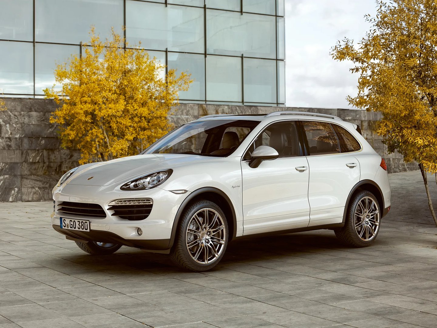 Porsche_Cayenne_2_generation__SUV_5-doors__8.jpg