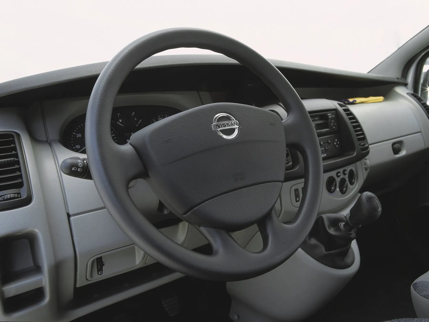 Nissan_Primastar_1_generation__Minivan__3.jpg