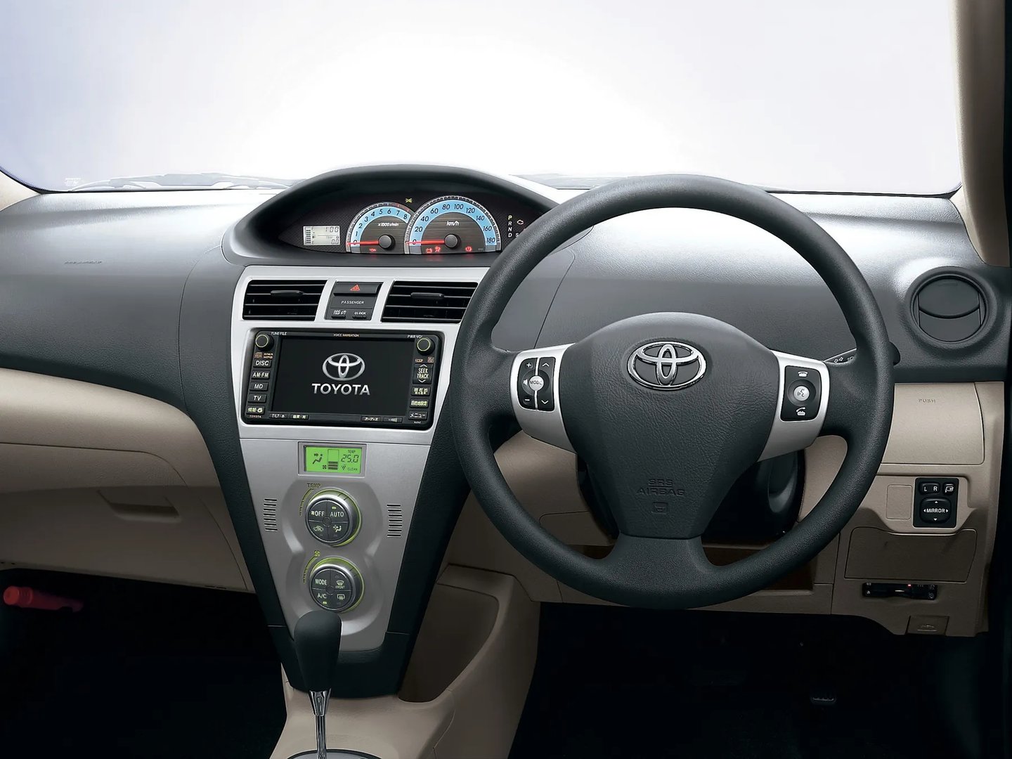 Toyota_Belta_1_generation__Sedan__11.jpg