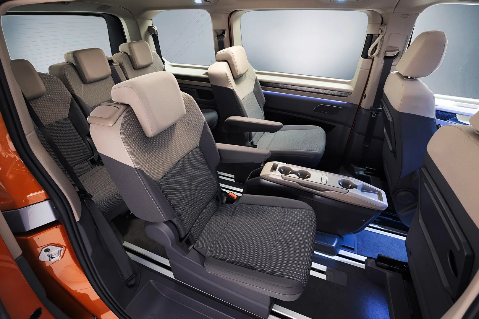 Volkswagen_Multivan_7_generation__Minivan__7.jpg