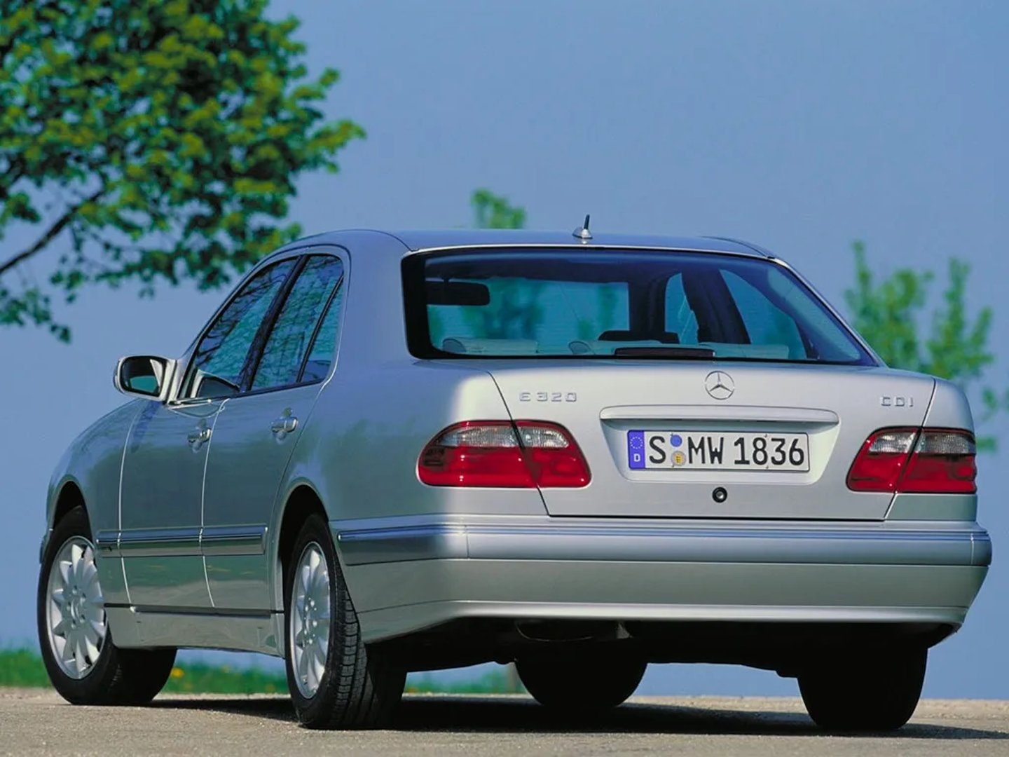 Mercedes_E-Class_2_generation_restyling__Sedan__2.jpg