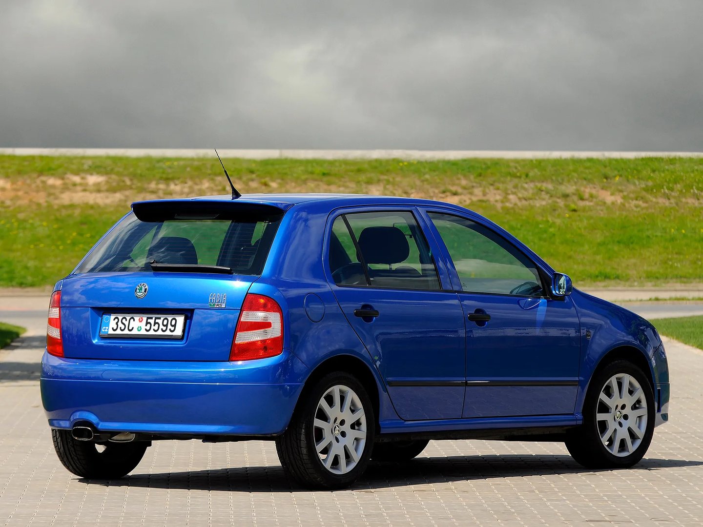 Skoda_Fabia_RS_1_generation_restyling__Hatchback_5-door__1.jpg