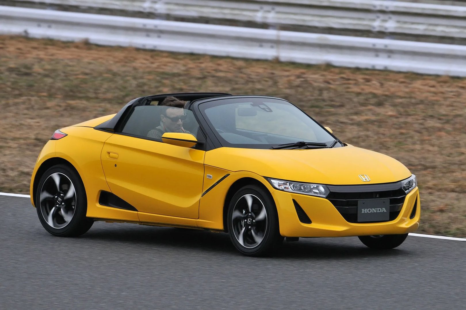 Honda_S660_1_generation__Roadster__5.jpg